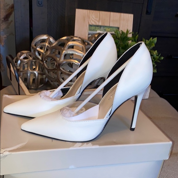 Marc Fisher Women's White Heels - Picture 6 of 12
